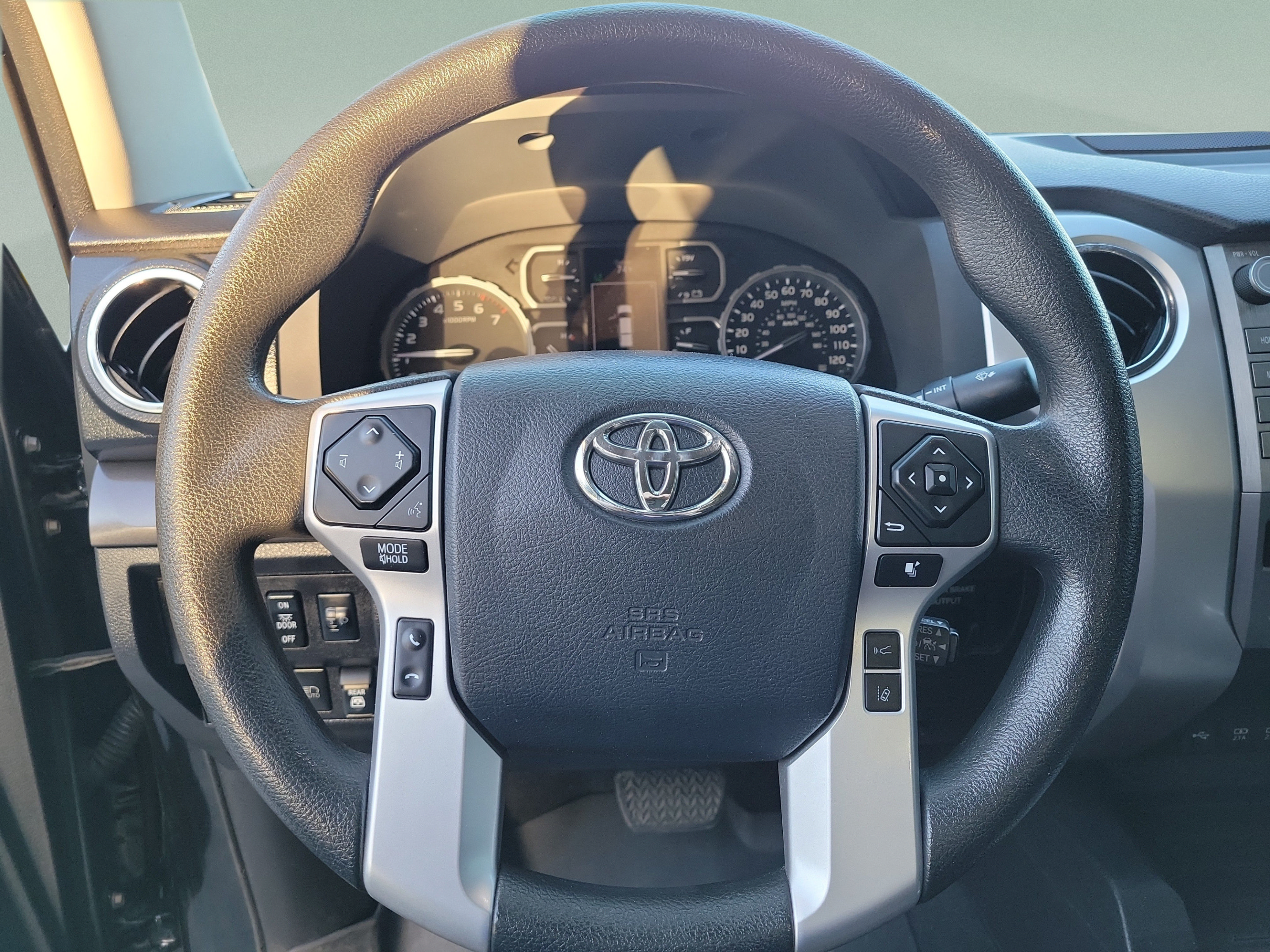 Used 2020 Toyota Tundra SR5 w/ SR5 Upgrade Package RWD image 17