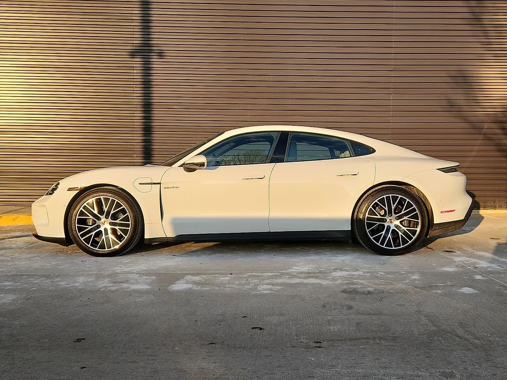 Used 2025 Porsche Taycan image 2