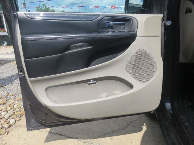Used 2016 Dodge Grand Caravan SE w/ Quick Order Package 29E SE FWD image 13