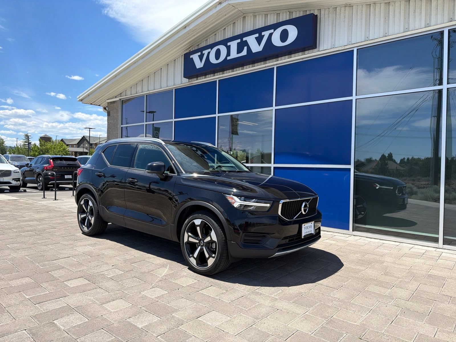 Used 2020 Volvo XC40 T5 Momentum w/ Protection Package Premier