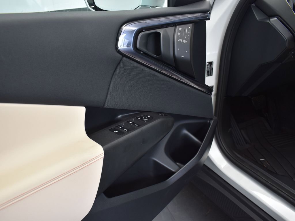 Certified 2025 BMW X3 xDrive30i image 11