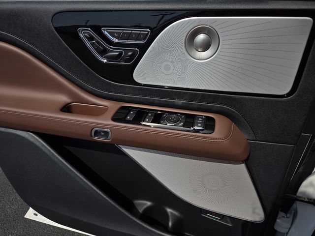 New 2026 Lincoln Aviator Reserve w/ Luxury Package RWD image 15