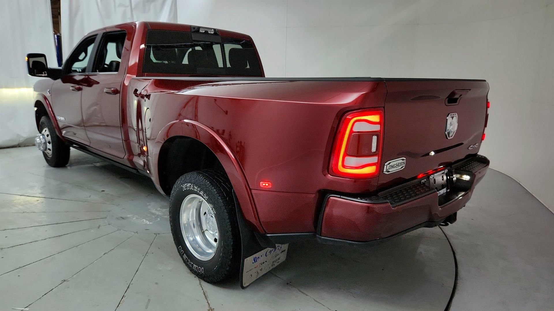 Used 2023 RAM 3500 Limited AWD/4WD image 3