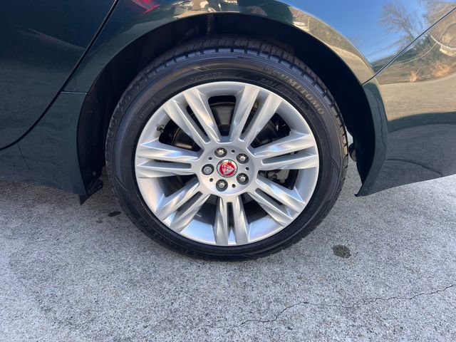 Used 2017 Jaguar XF Premium image 37