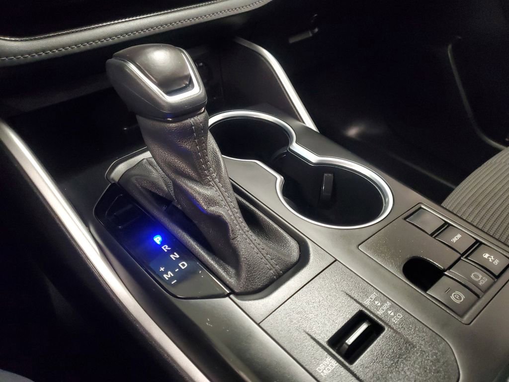 Used 2024 Toyota Highlander LE image 30