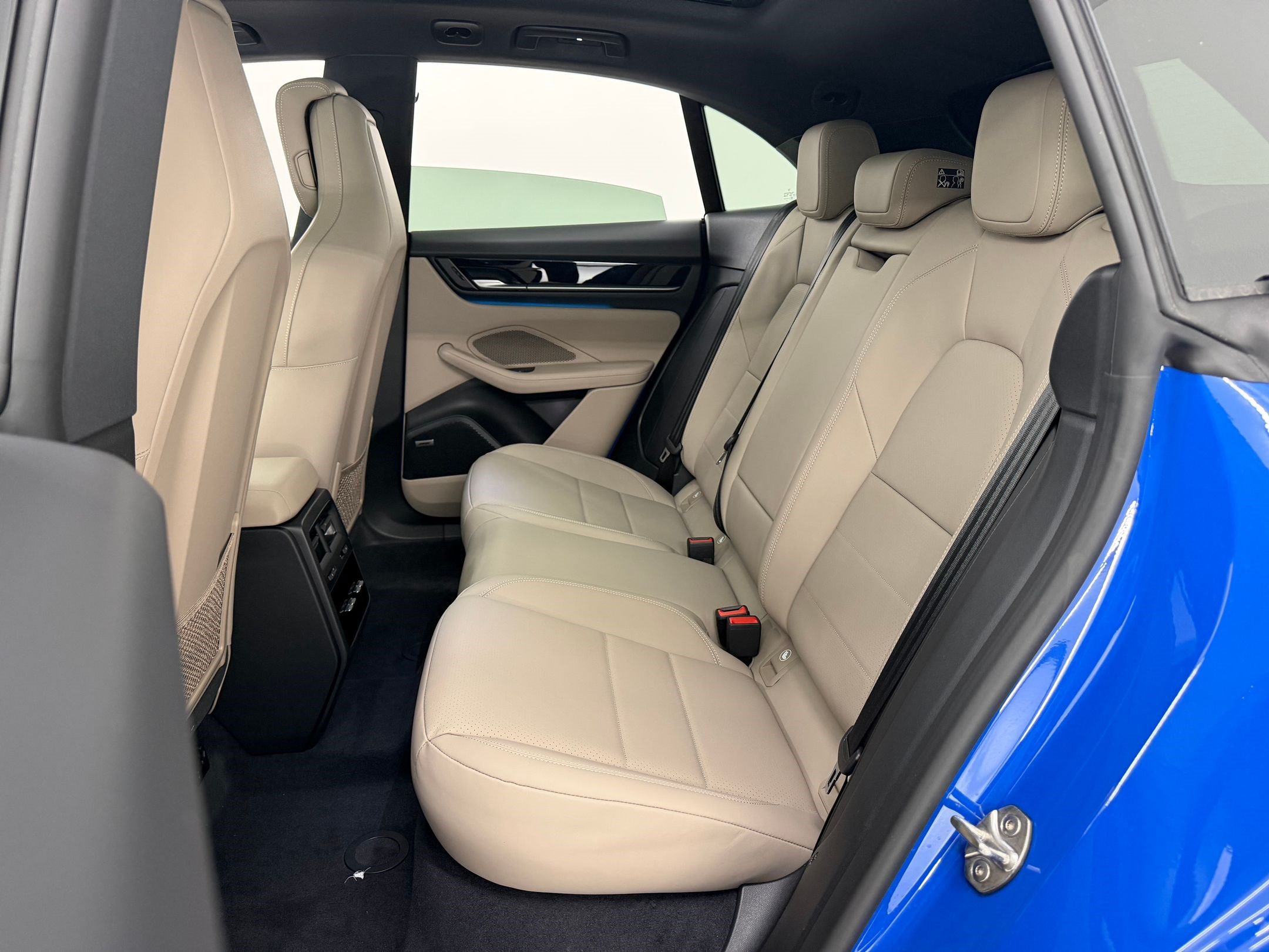 New 2026 Porsche Macan 4 Electric AWD/4WD image 22