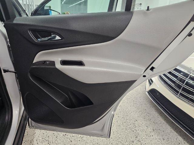 Used 2018 Chevrolet Equinox LS FWD image 36