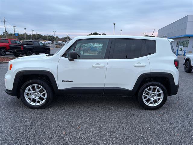 Used 2023 Jeep Renegade Latitude AWD/4WD image 4