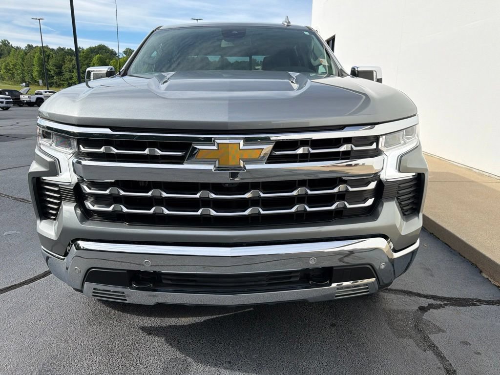 Used 2023 Chevrolet Silverado 1500 LTZ AWD/4WD image 17
