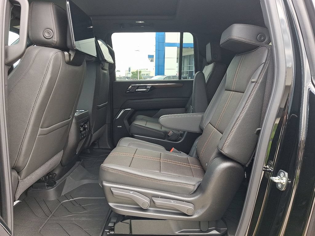 New 2026 Chevrolet Suburban High Country AWD/4WD image 5