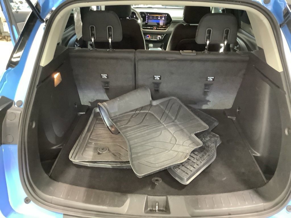 Used 2024 Chevrolet TrailBlazer LT w/ Driver Confidence Package image 24