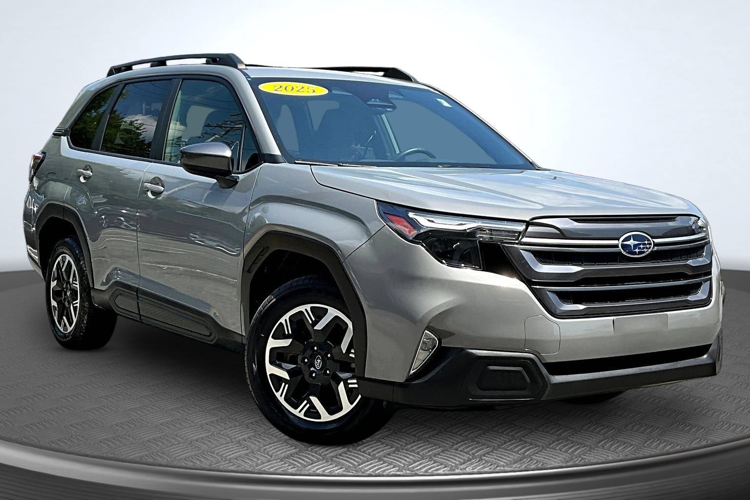 Used 2025 Subaru Forester Premium AWD/4WD image 3