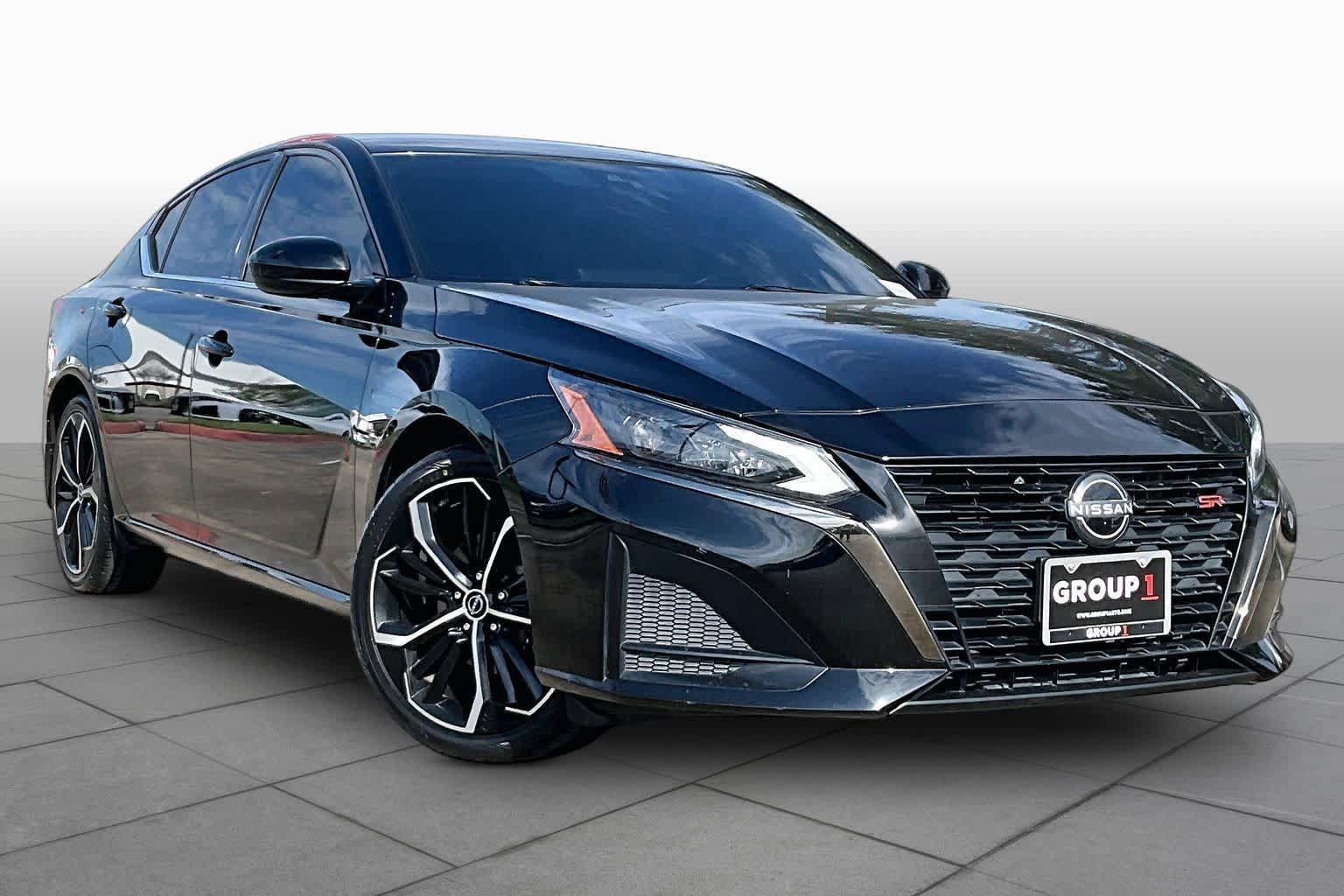 Certified 2024 Nissan Altima 2.5 SR w/ SR Premium Package FWD image 3