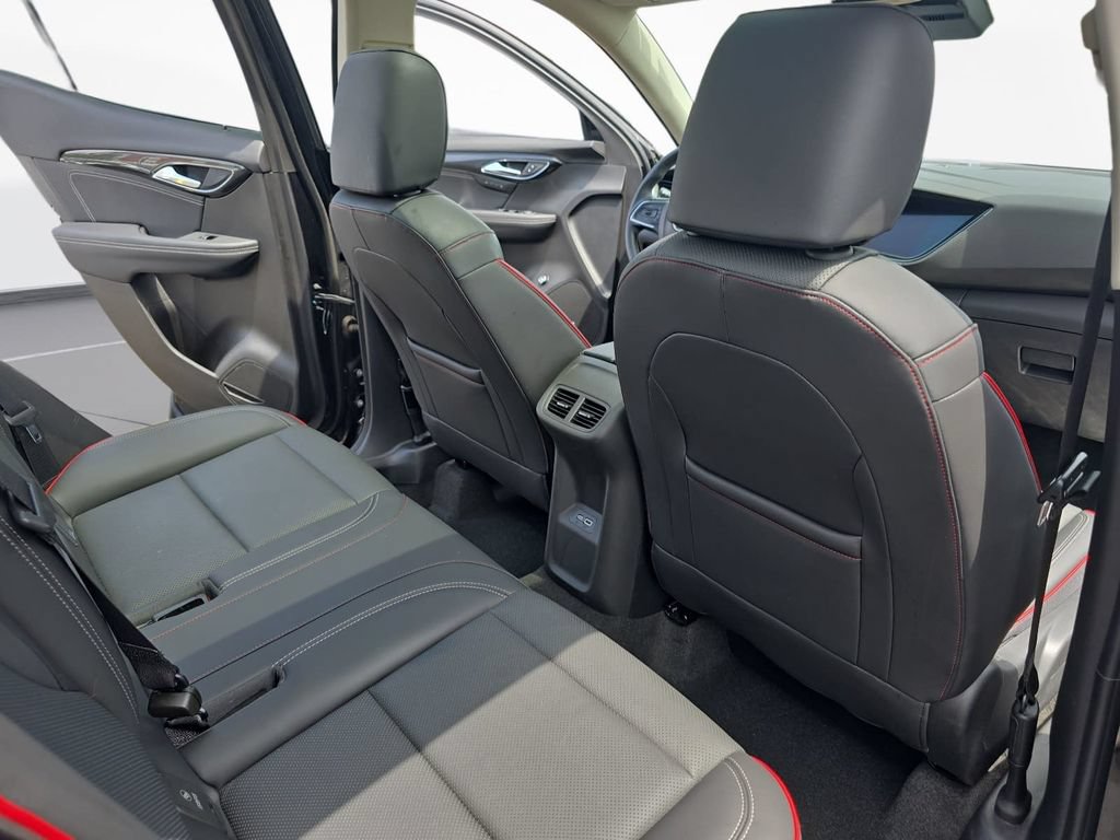 Used 2023 Buick Envision Essence AWD/4WD image 11