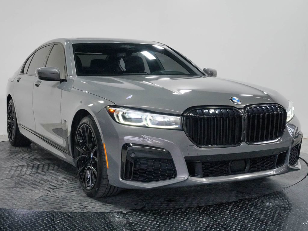 Used 2022 BMW 750i xDrive w/ Executive Package AWD/4WD image 3