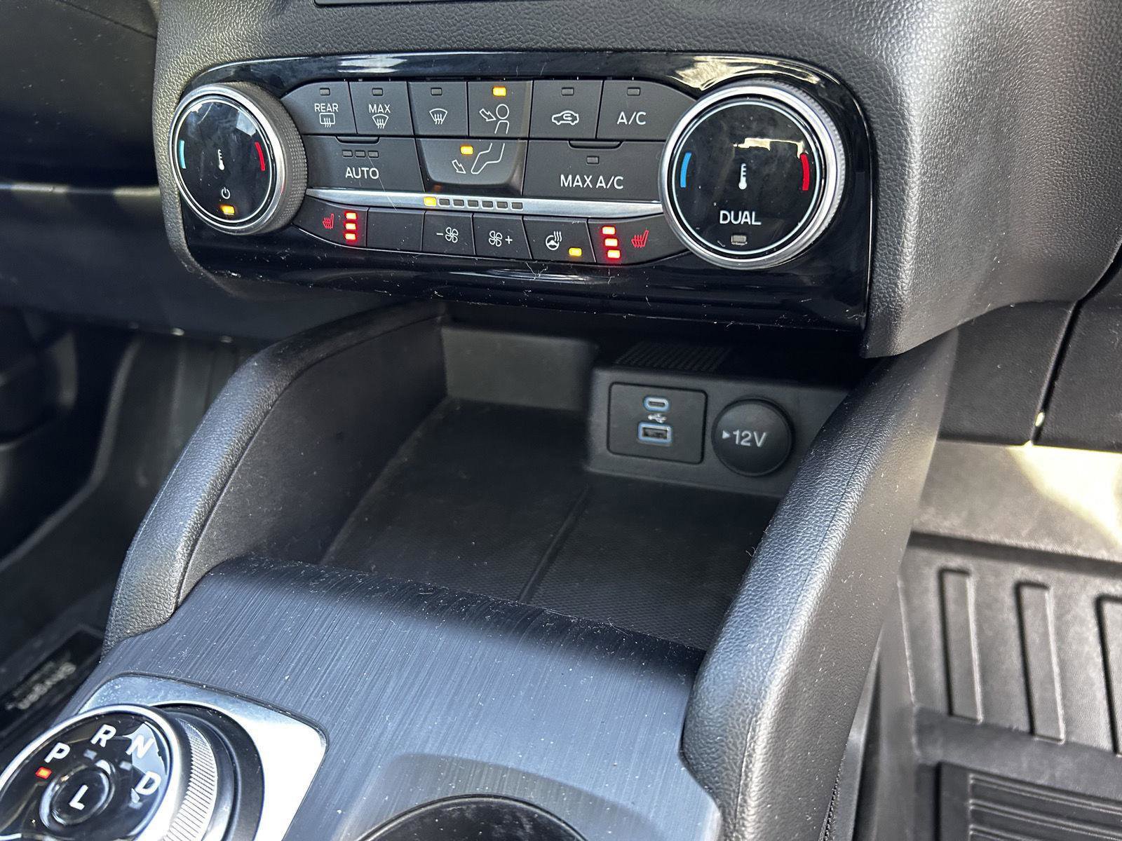 Used 2022 Ford Escape Titanium image 23