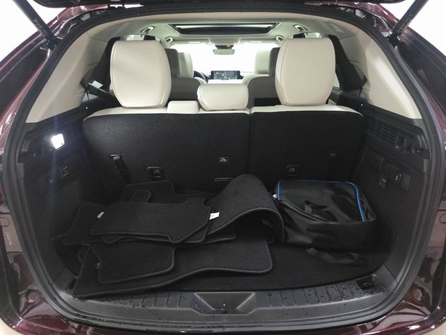 Used 2024 MAZDA CX-90 Plug-In Hybrid w/ Premium Plus image 11