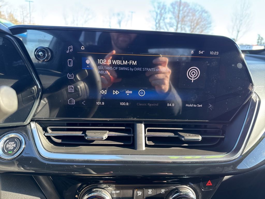 Used 2025 Chevrolet Trax RS w/ Driver Confidence Package image 26