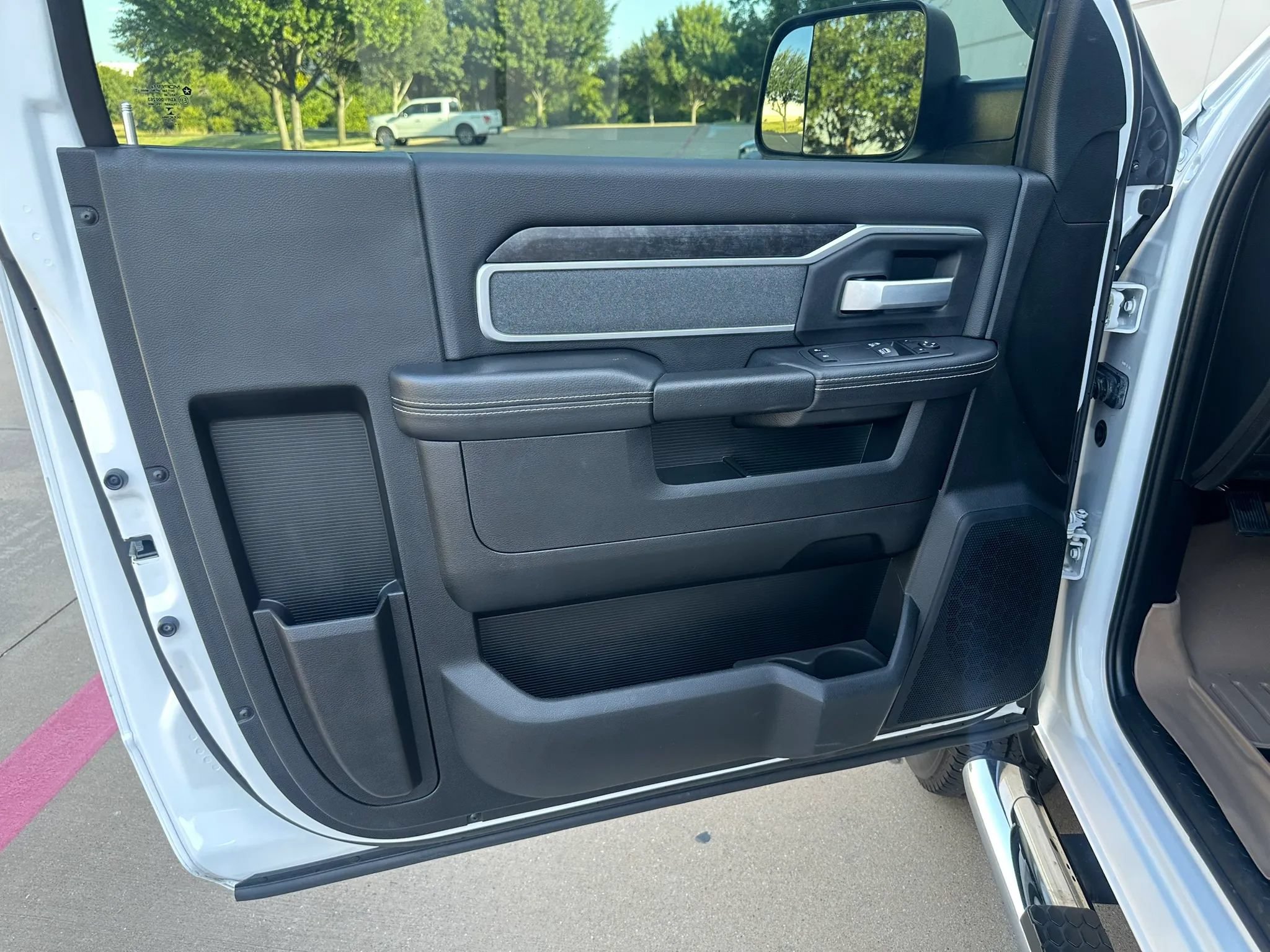Used 2022 RAM 2500 Big Horn w/ Level C Equiment Group AWD/4WD image 18