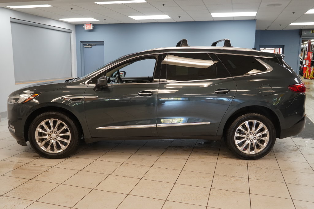 Used 2018 Buick Enclave Premium w/ Experience Buick Package AWD/4WD image 2