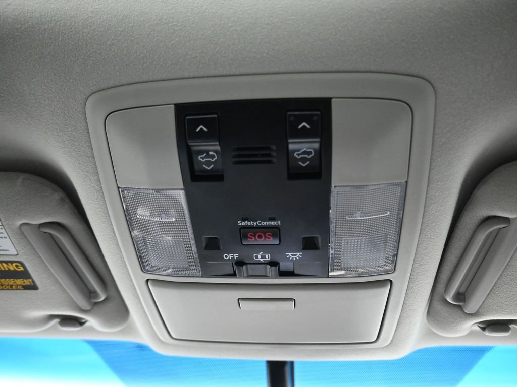 Used 2016 Lexus GX 460 w/ Navigation Package image 26