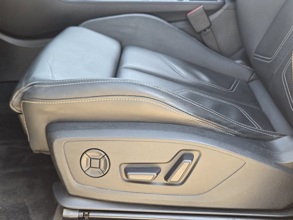 Certified 2023 Audi Q3 2.0T Premium Plus w/ Premium Plus Package AWD/4WD image 32