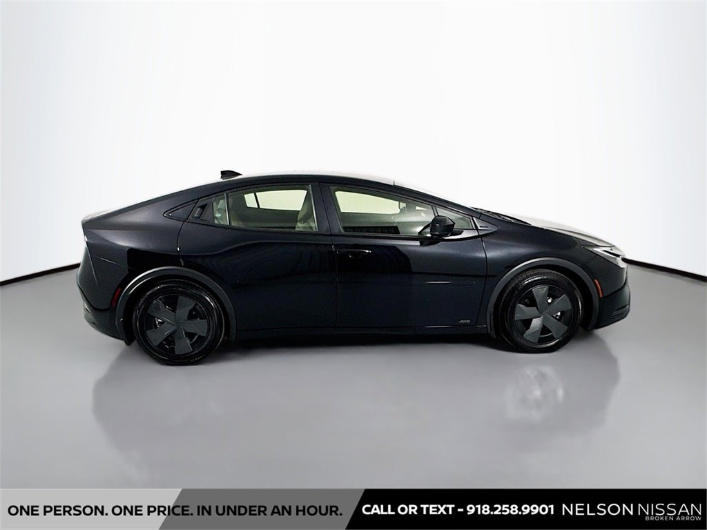 Used 2024 Toyota Prius LE image 4