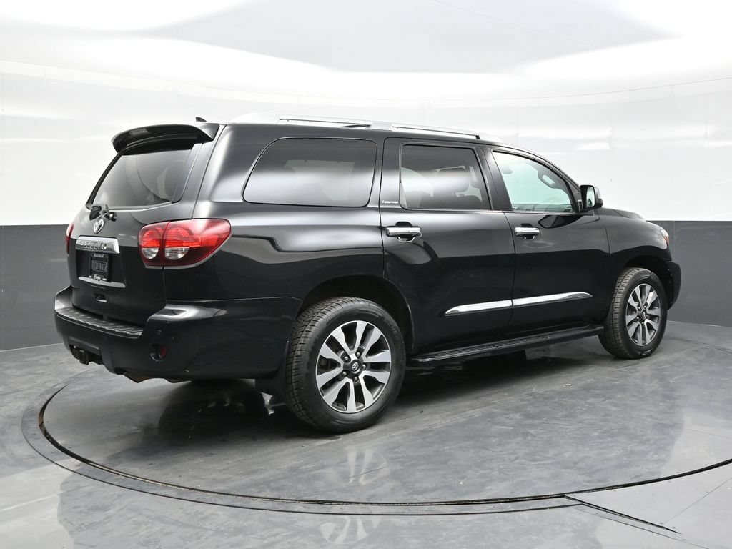Used 2018 Toyota Sequoia Limited w/ Safety & Convenience Package AWD/4WD image 7