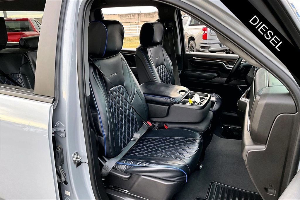 Used 2024 Chevrolet Silverado 2500 LT w/ Convenience Package image 28