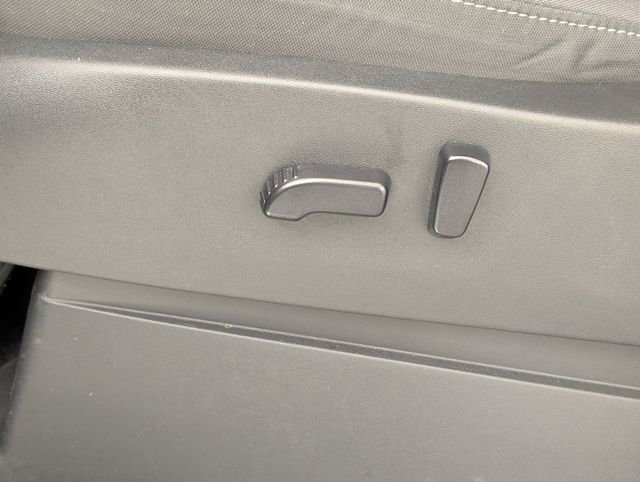 Used 2022 Nissan Frontier SV w/ Technology Package image 13