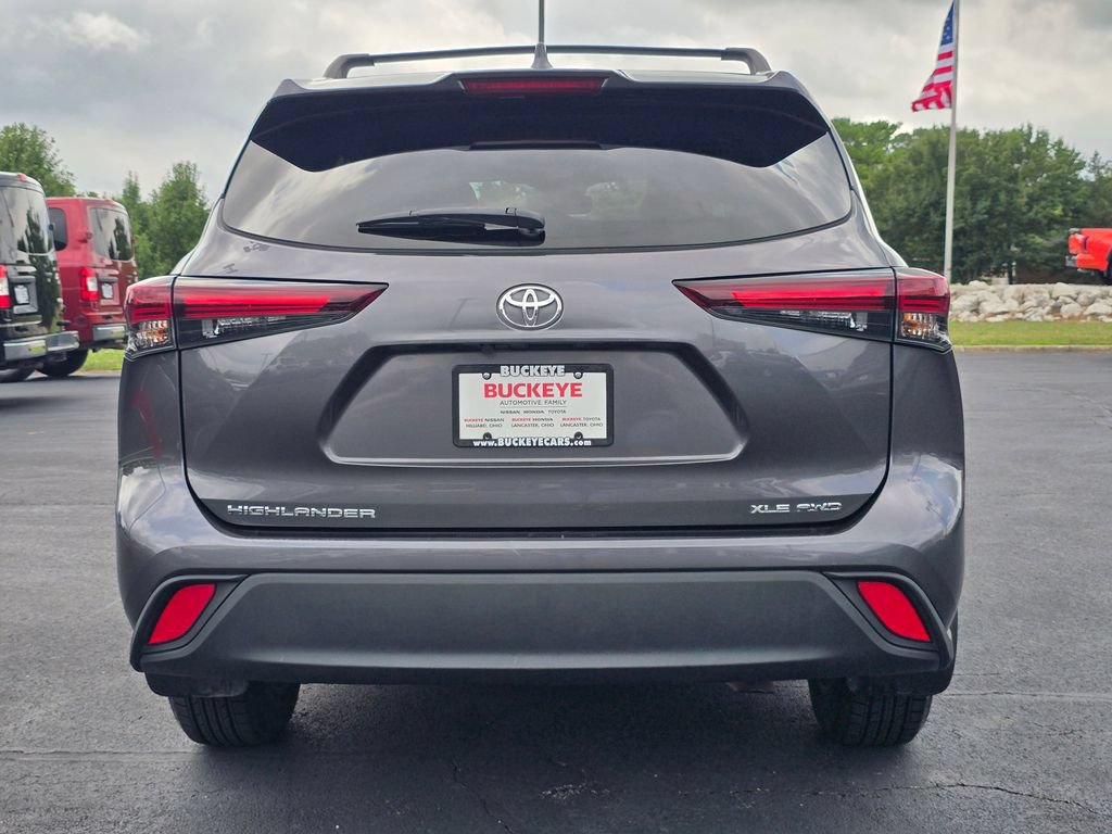 Used 2024 Toyota Highlander XLE AWD/4WD image 7