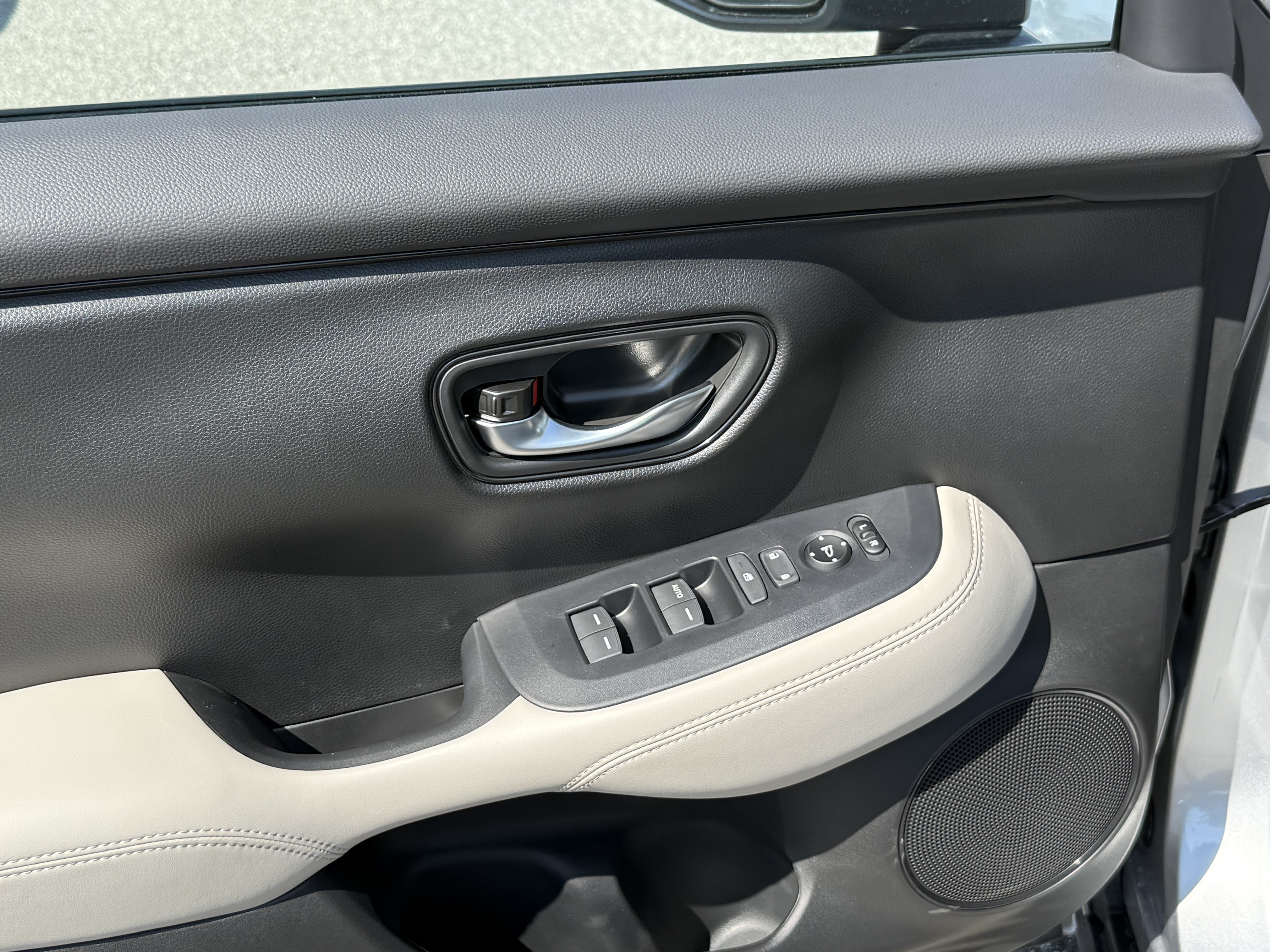 New 2027 Honda HR-V LX image 14