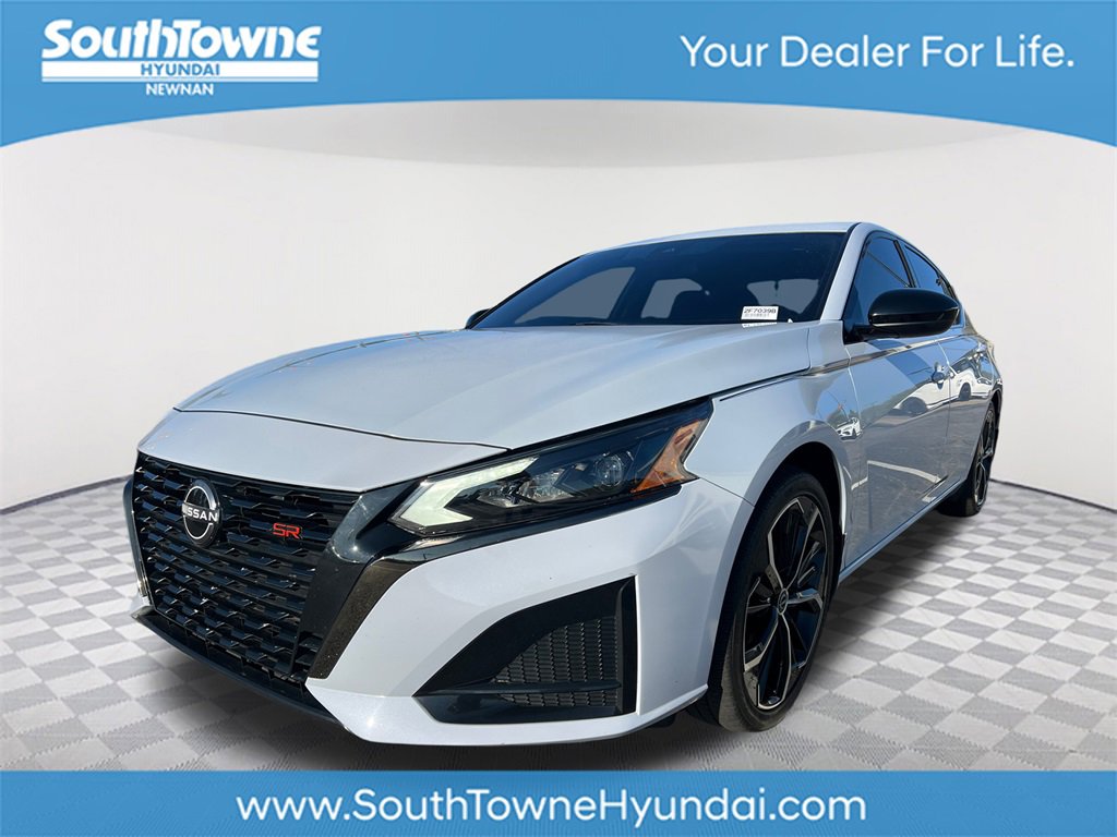 Used 2023 Nissan Altima 2.5 SR