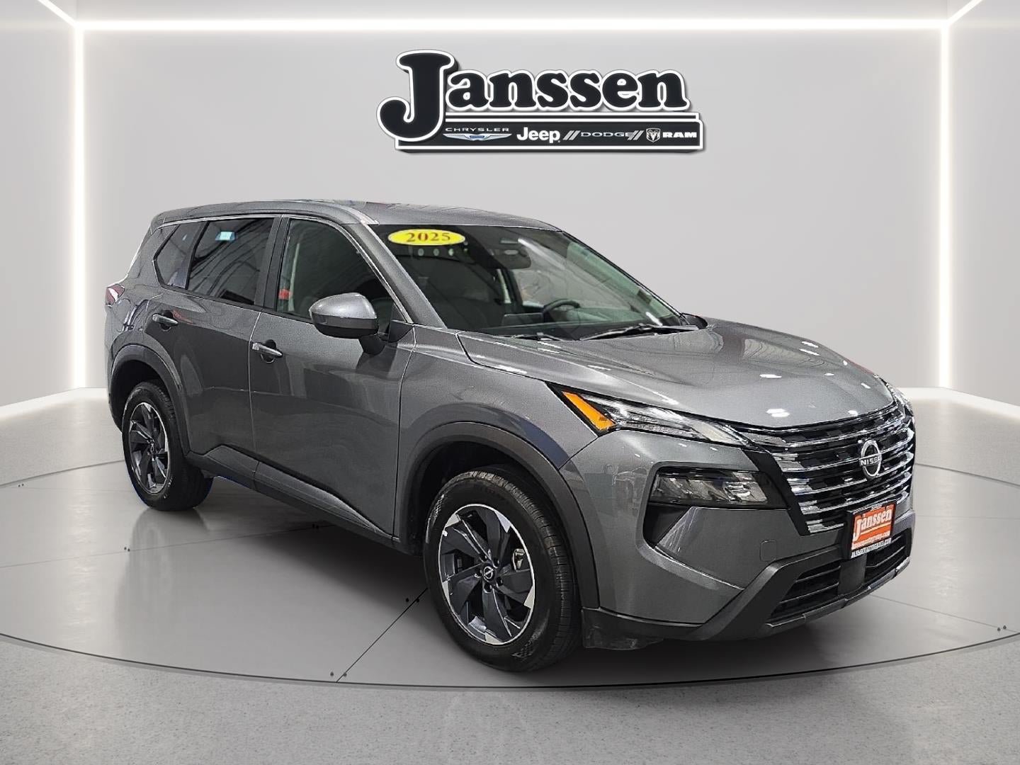 Used 2025 Nissan Rogue SV FWD image 6