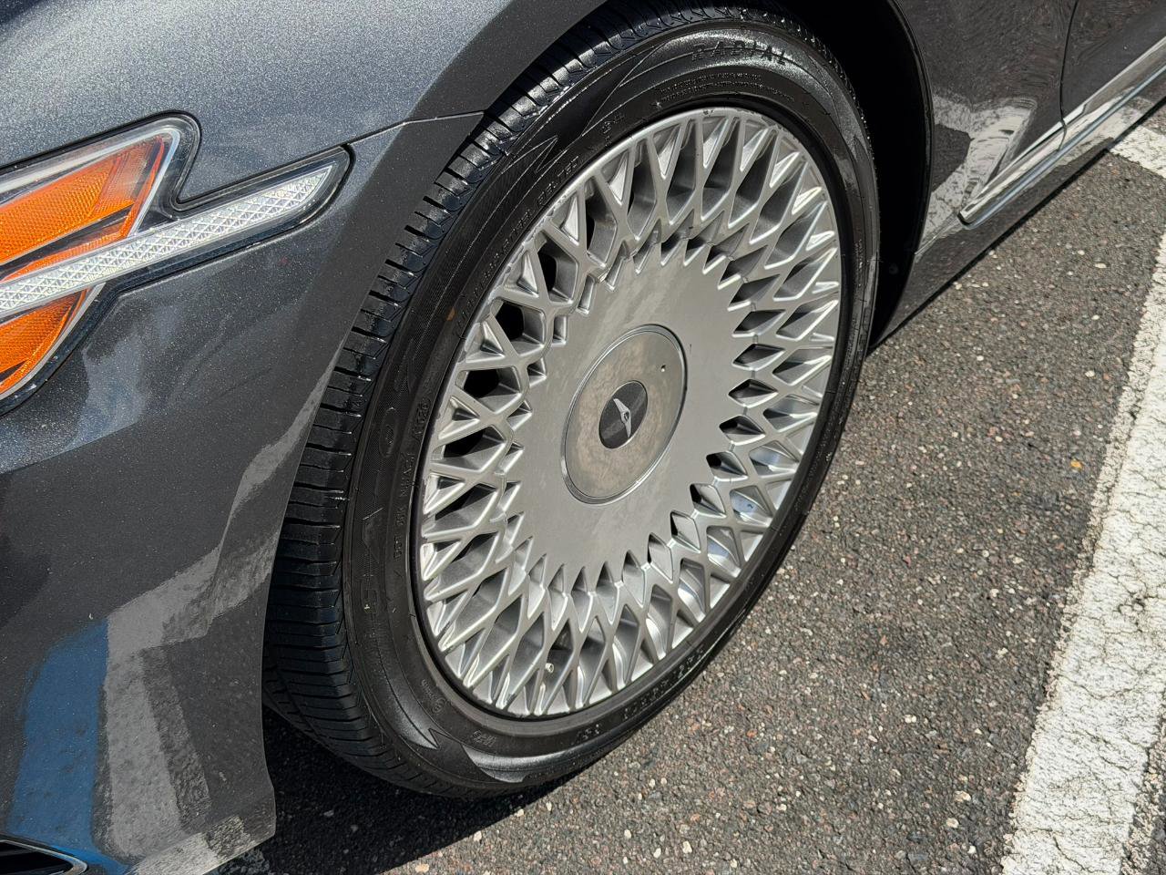 Used 2020 Genesis G90 3.3T Premium image 6