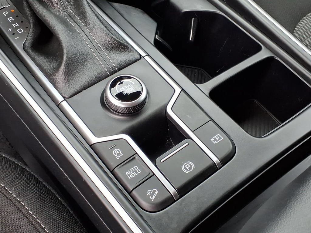 Certified 2024 Kia Sorento LX FWD image 21