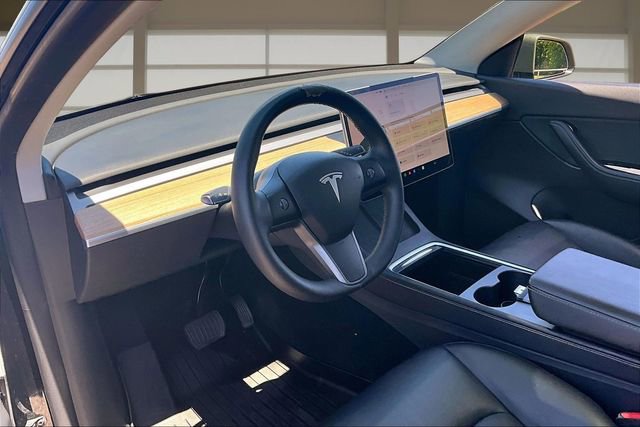 Used 2022 Tesla Model Y Long Range AWD/4WD image 13