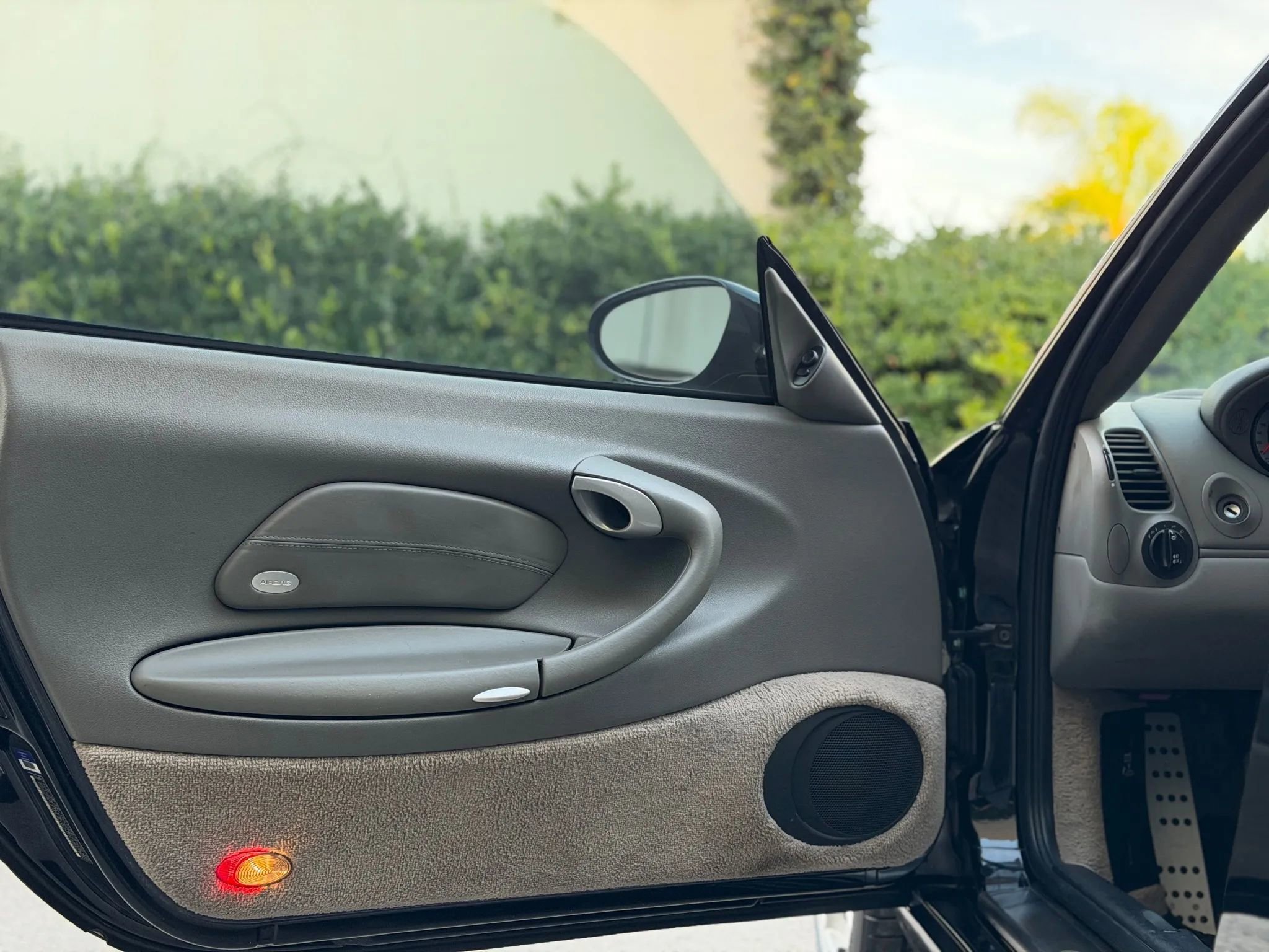 Used 2003 Porsche 911 Carrera 4 image 19