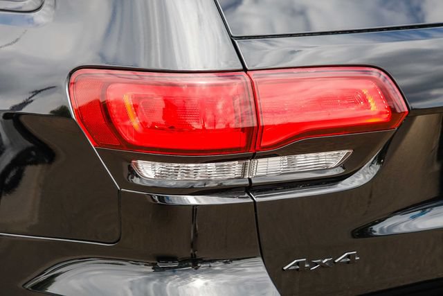Used 2020 Jeep Grand Cherokee Altitude AWD/4WD image 10