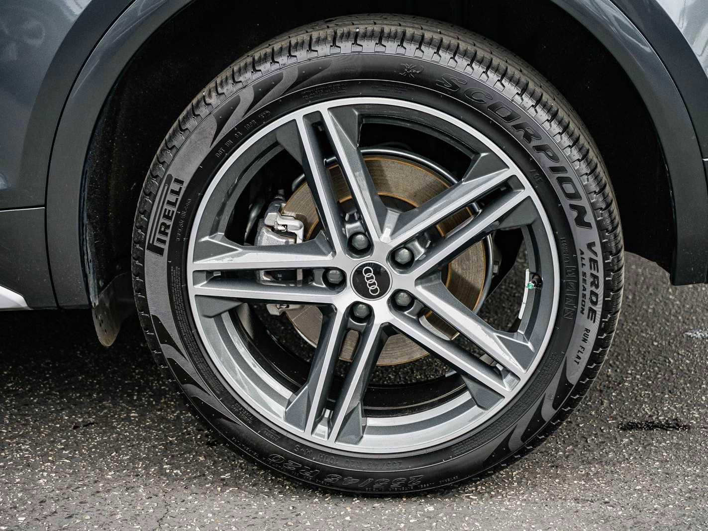 Used 2023 Audi Q5 e Premium w/ Convenience Package image 10