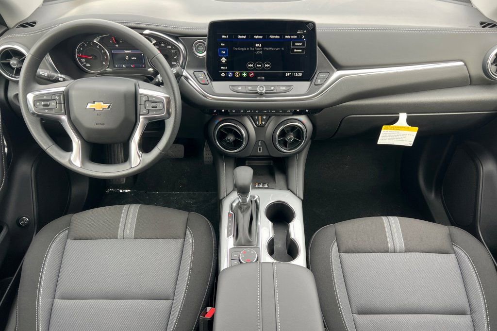 New 2026 Chevrolet Blazer LT w/ Convenience Package AWD/4WD image 10