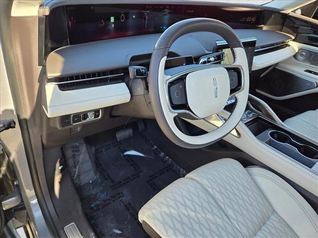 Used 2025 Lincoln Nautilus Black Label image 9