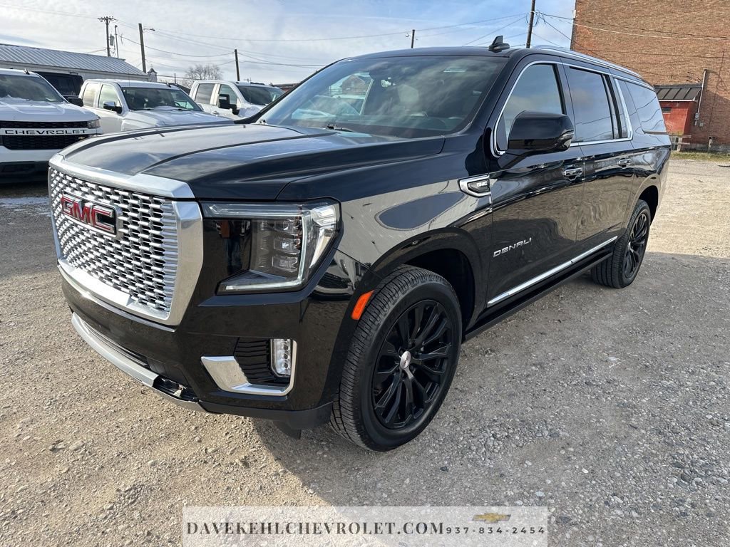 Used 2021 GMC Yukon XL Denali w/ Denali Premium Package image 1