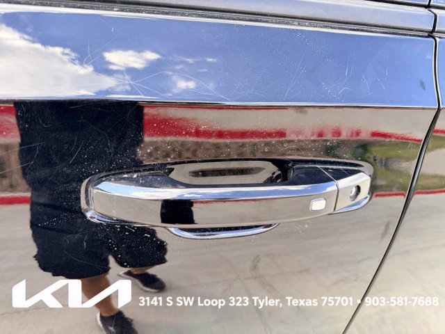 Used 2022 Chevrolet Tahoe Z71 AWD/4WD image 6