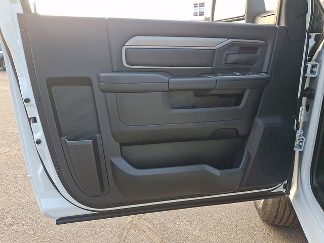 Used 2024 RAM 2500 Tradesman w/ Chrome Appearance Group AWD/4WD image 11