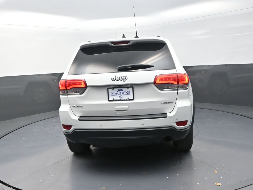 Used 2019 Jeep Grand Cherokee Laredo AWD/4WD image 9
