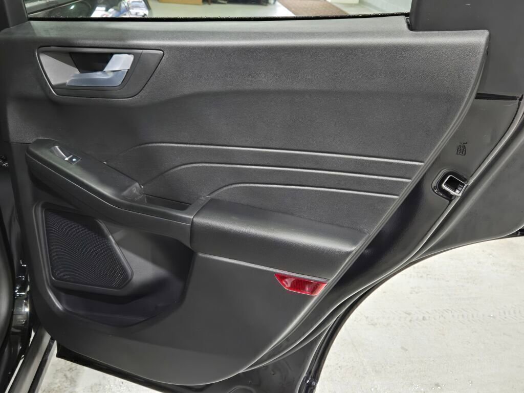 New 2025 Ford Escape ST-Line w/ Tech Pack #1 image 10