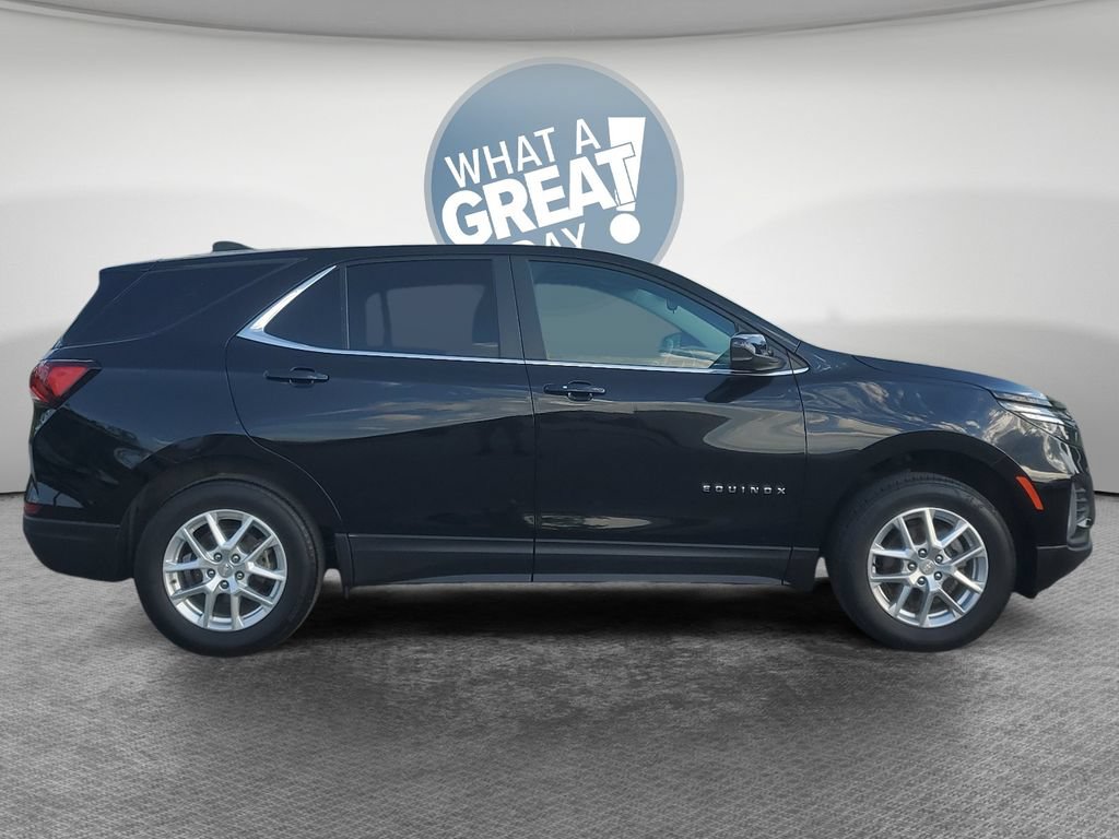 Used 2023 Chevrolet Equinox LT AWD/4WD image 2