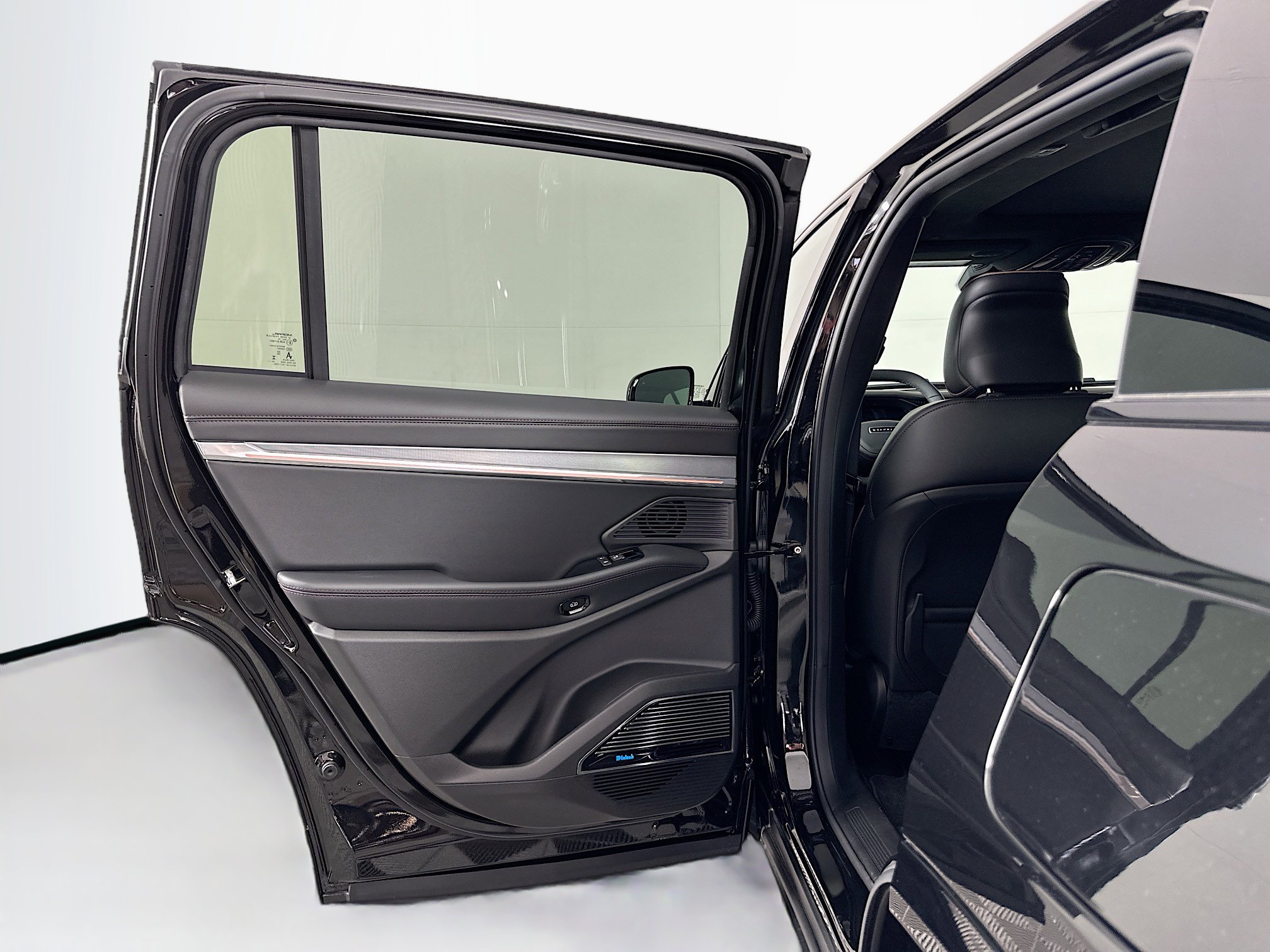 Used 2025 Jeep Wagoneer S Launch Edition image 27