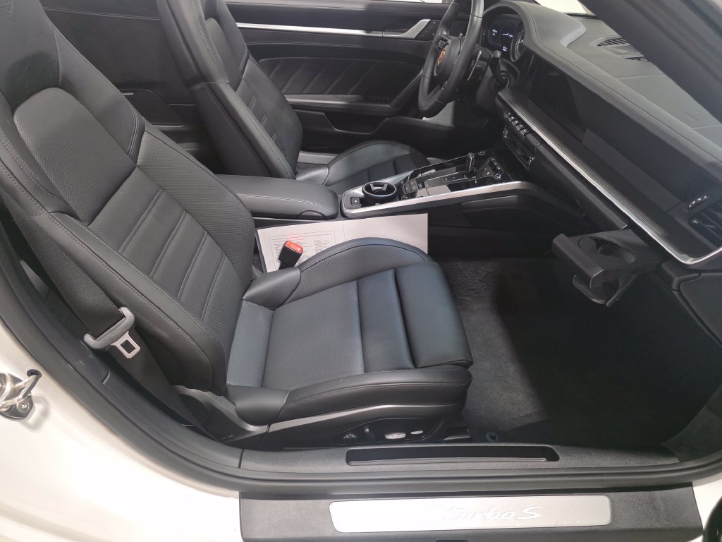 Certified 2025 Porsche 911 Turbo S AWD/4WD image 16